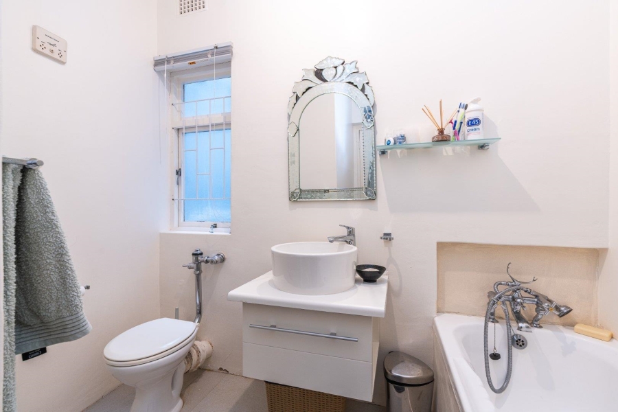 2 Bedroom Property for Sale in Sea Point Western Cape